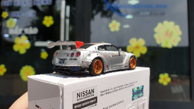 Xe Mô Hình🔮 LB*Works Nissan GT-R R35 Type 1 🔮

- Tỉ lệ :  1:64
- Hãng sản xuất : MiniGT ( kim Tuyến )