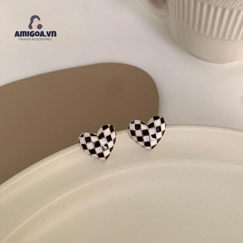 ✨✨Đôi bông tai hình trái tim họa tiết bàn cờ đơn giản xinh xắn