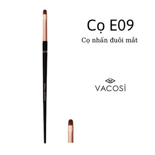 Cọ Nhấn Đuôi Mắt Vacosi Smudge Pro Brush E09