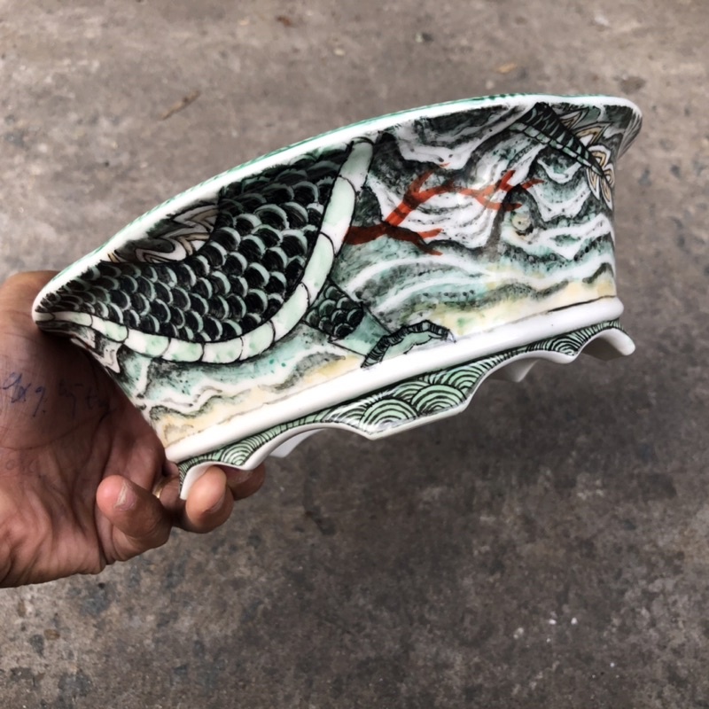 Chậu Cảnh Đức vẽ tay Thanh Long. Kích thước: cao: 7cm- lọt lòng: 18cm-16cm- phủ bì: 21cm-19cm.