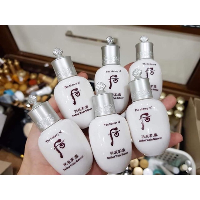 Một lọ nước hoa hồng whoo trắng mini 20ml Whoo Radiant White Balancer