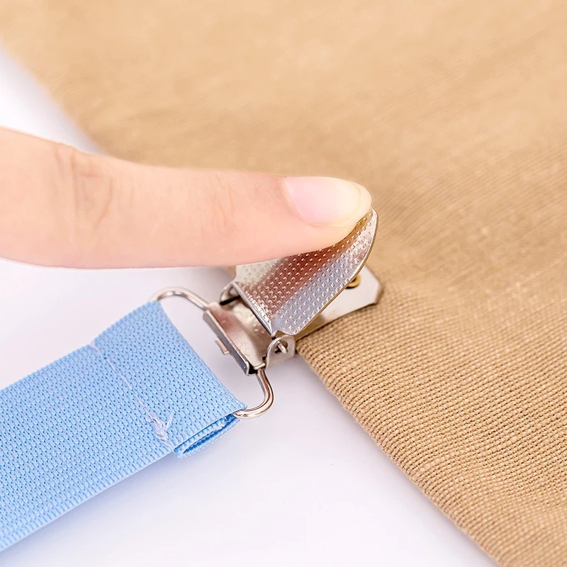 Bộ 4 Kẹp Cố Định Tấm Trải Giường Hình Tam Giác Chống Trượt Đa Năng Tiện Dụng