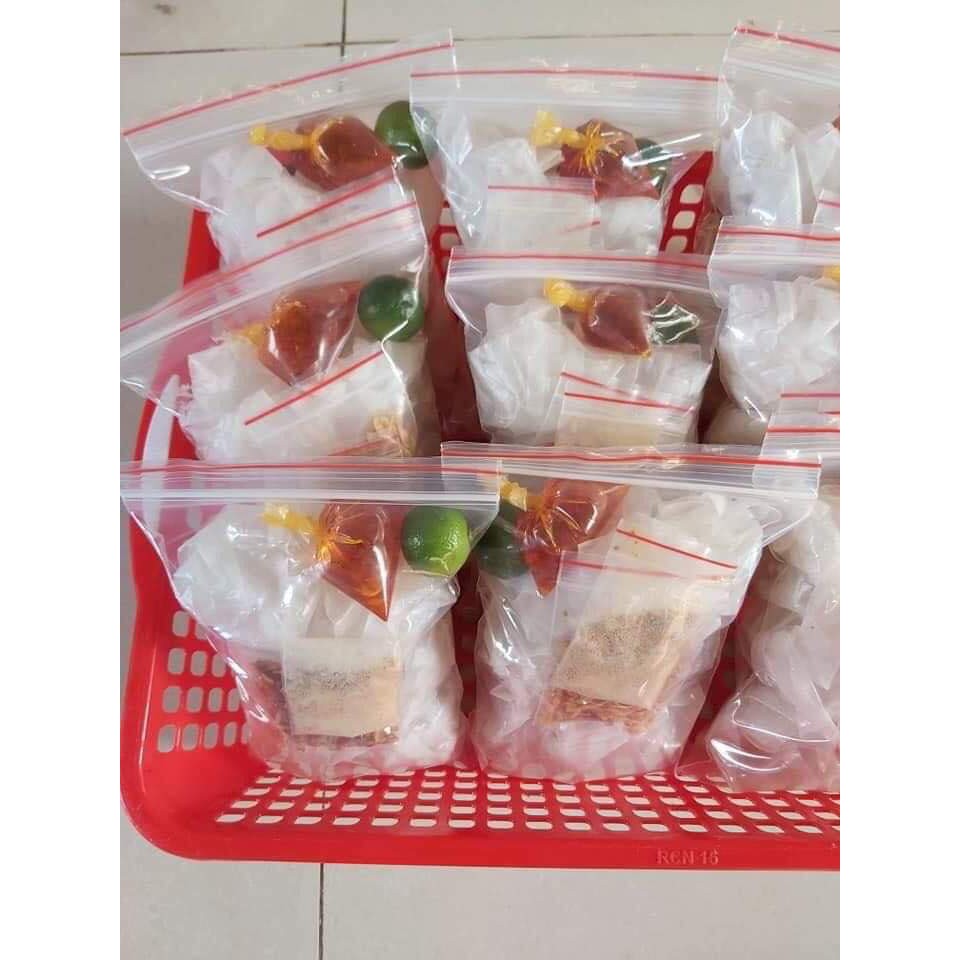 Bánh tráng dẻo phơi sương mix hành phi + muối nhuyễn +satế+tắc