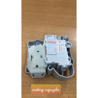 công tắc khóa cửa máy giặt electrolux(vuông)