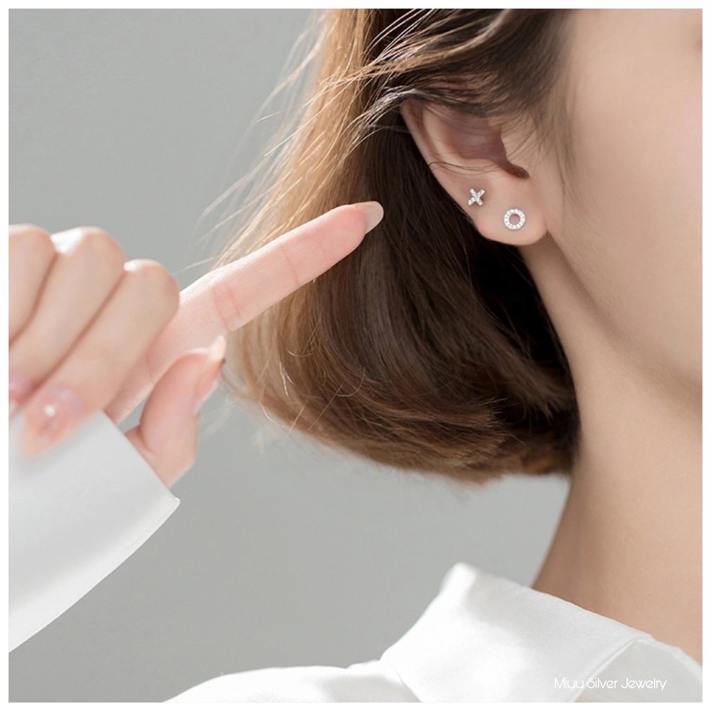 Khuyên tai bạc Miuu Silver bất đối xứng XO Earrings