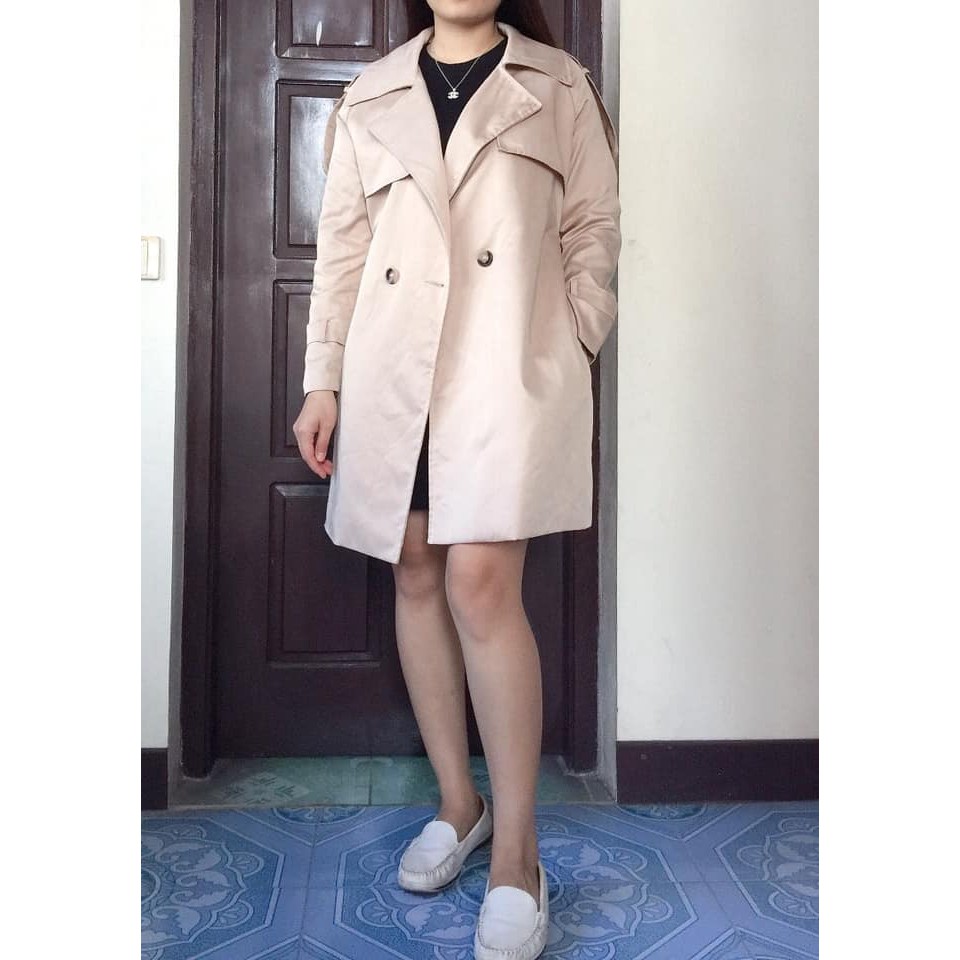 Áo măng tô kaki fom size M (pass giá tốt)