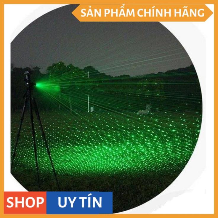 Đèn laser - bút laze lazer 303 tia xanh/đỏ cực sáng công suất lớn chiếu xa 3km Tặng kèm Pin sạc bao gồm bộ sạc(giá thấp)