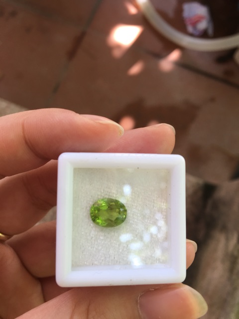 Mặt nhẫn , bông tai, dây xanh lá - peridot