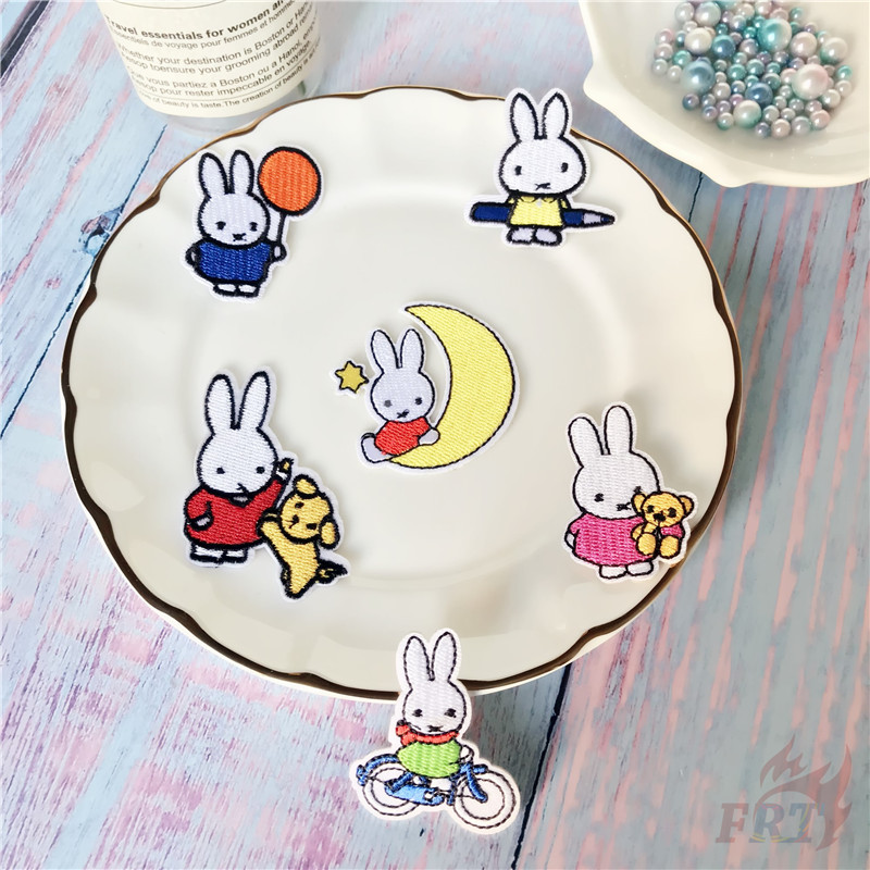 1 Sticker Ủi Thêu Hình Thỏ Hoạt Hình