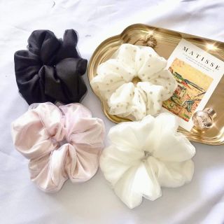 Scrunchies trả khách