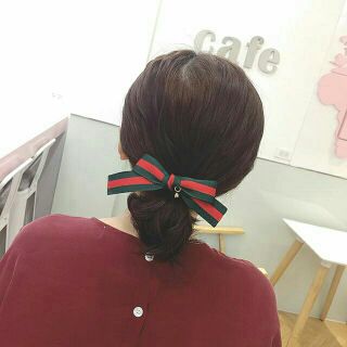 Cột tóc Gucci hạt châu