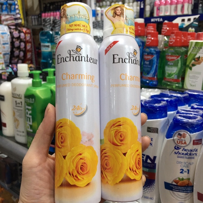 Xịt Khử Mùi Enchanteur Charming