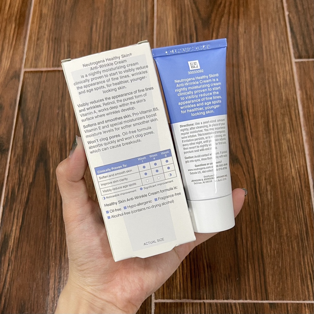 Kem Dưỡng Da Ban Đêm Neutrogena A Alcohol Tái Tạo Và Làm Sáng Da 40g