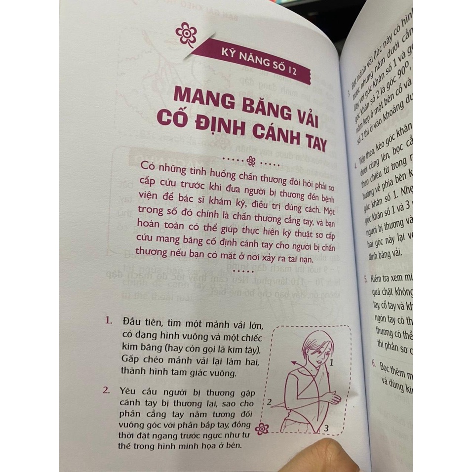 Sách - Bạn Gái Khéo Tay ( First News )