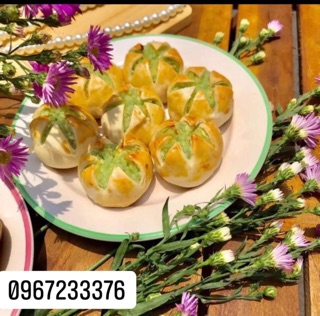 Bánh đậu xanh lá dứA