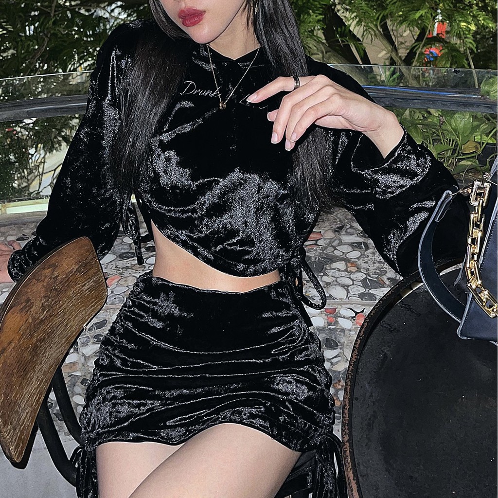 Áo hoodies croptop nhung dài tay màu đen - Feel Me Black Hoodies