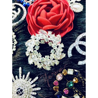 Khuy cài áo vòng nguyệt quế