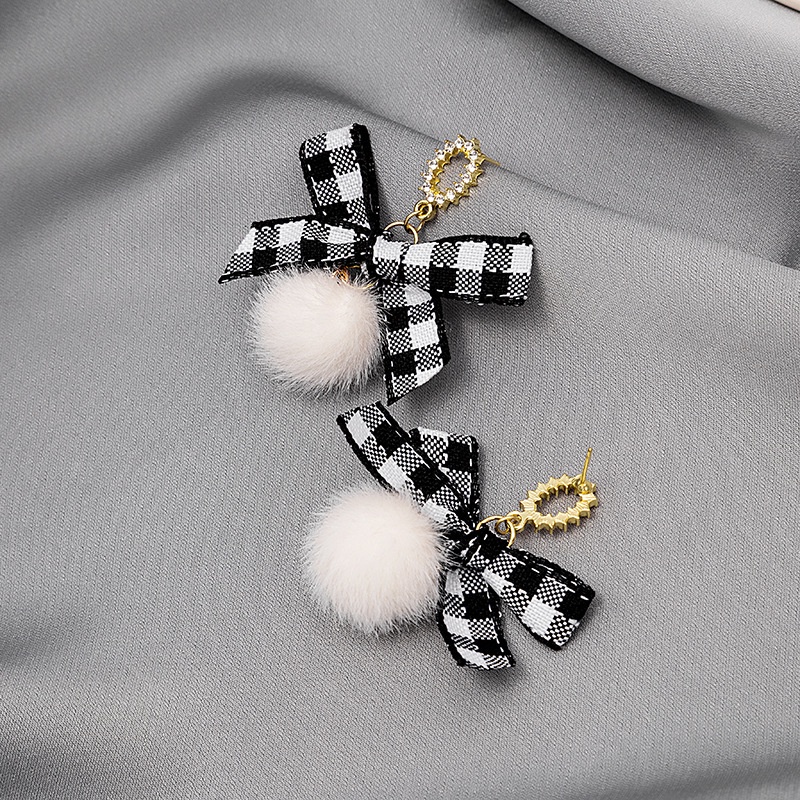 Bông tai mạ bạc S925 dáng dài đính bóng lông thời trang cho nữ