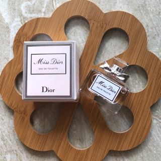 Nước hoa nữ Miss Dior Eau De Parfum 5ml