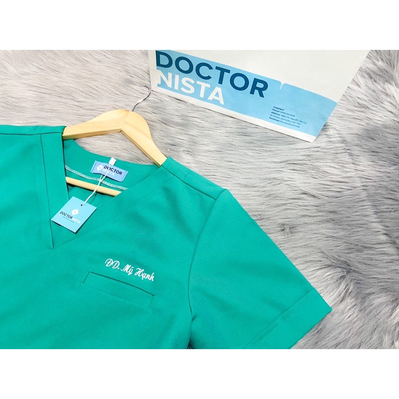 Bộ Scrubs Xanh lá nhạt - Đồng phục nhân viên y tế Nam & Nữ - Thiết kể cổ chữ V, trẻ trung hiện đại, chất lượng cực tốt