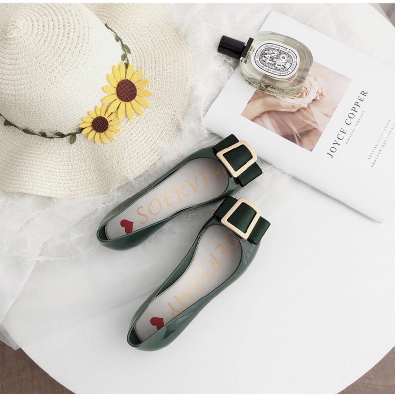 Giày búp bê khoá vuông nhựa dẻo mềm thơm Soervimy - Chọn lùi 1 size