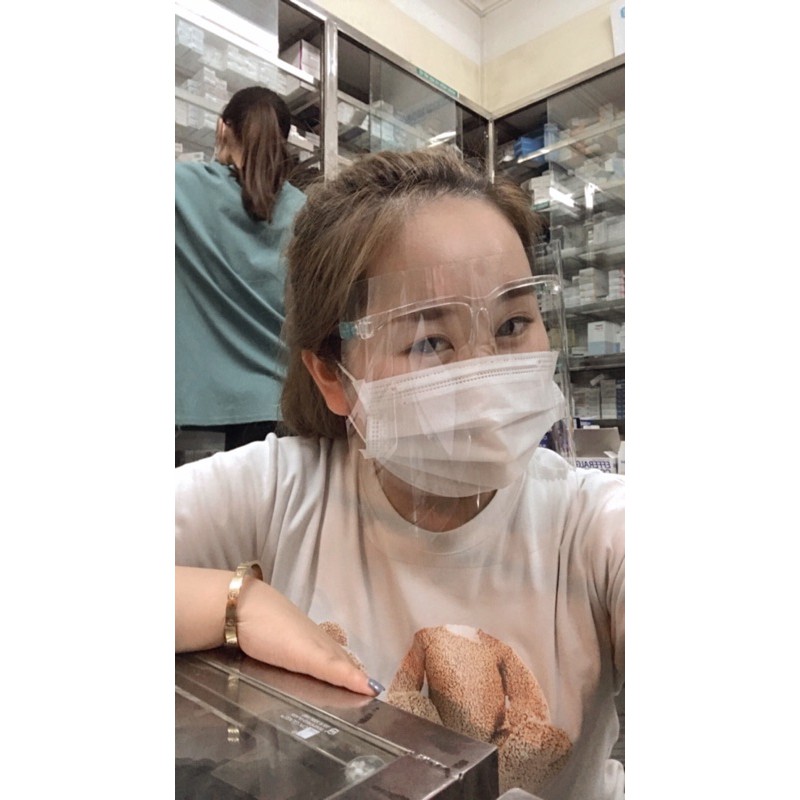 kính chắn giọt bắn- kính bảo hộ