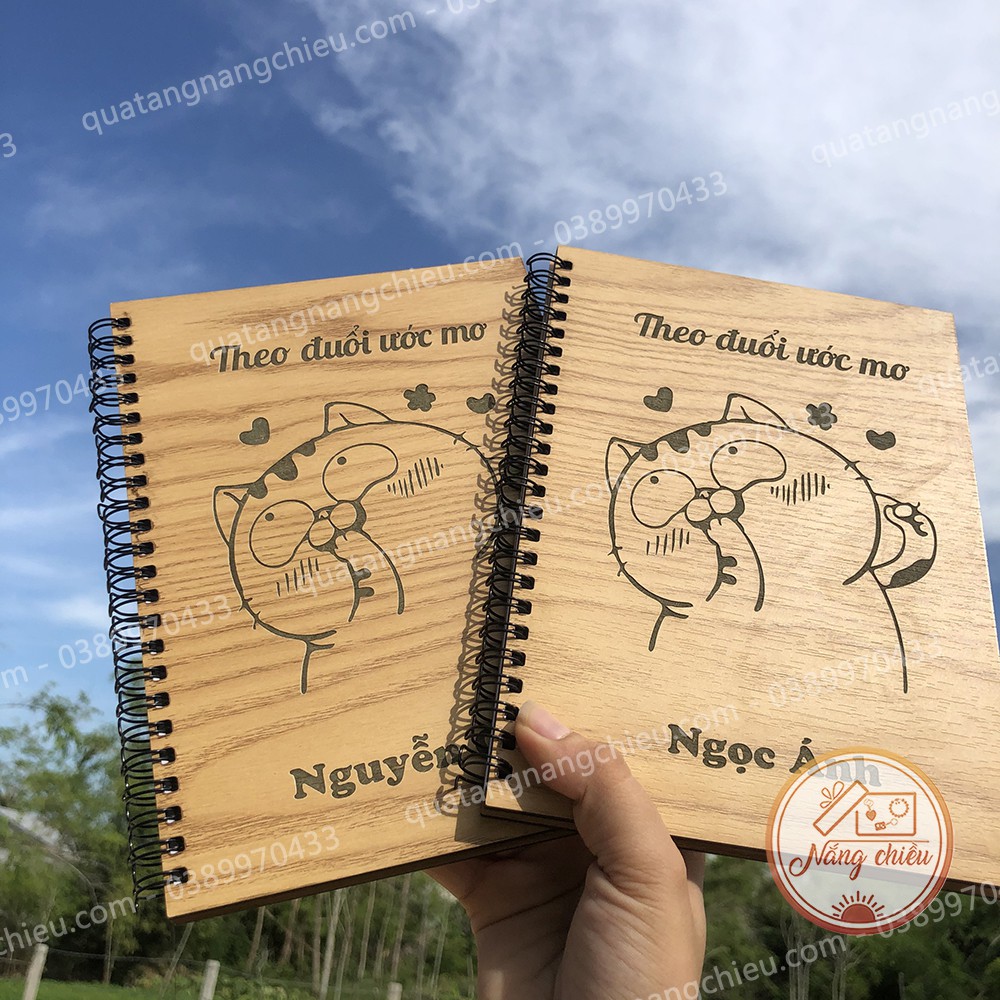 Note Book cá nhân khắc hình Mèo Ami Bụng Bự - Sổ bìa gỗ cứng 2 mặt - Gáy xoắn trẻ trung, năng động