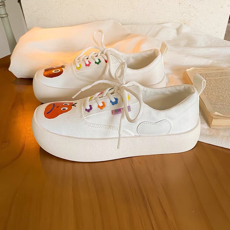 Giày thể thao đế bánh mì buộc dây hoạ tiết ngộ nghĩnh