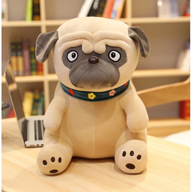 Gấu bông chó Pug mặt nhăn đeo vòng cổ dáng ngồi kích thước 30-40-50cm