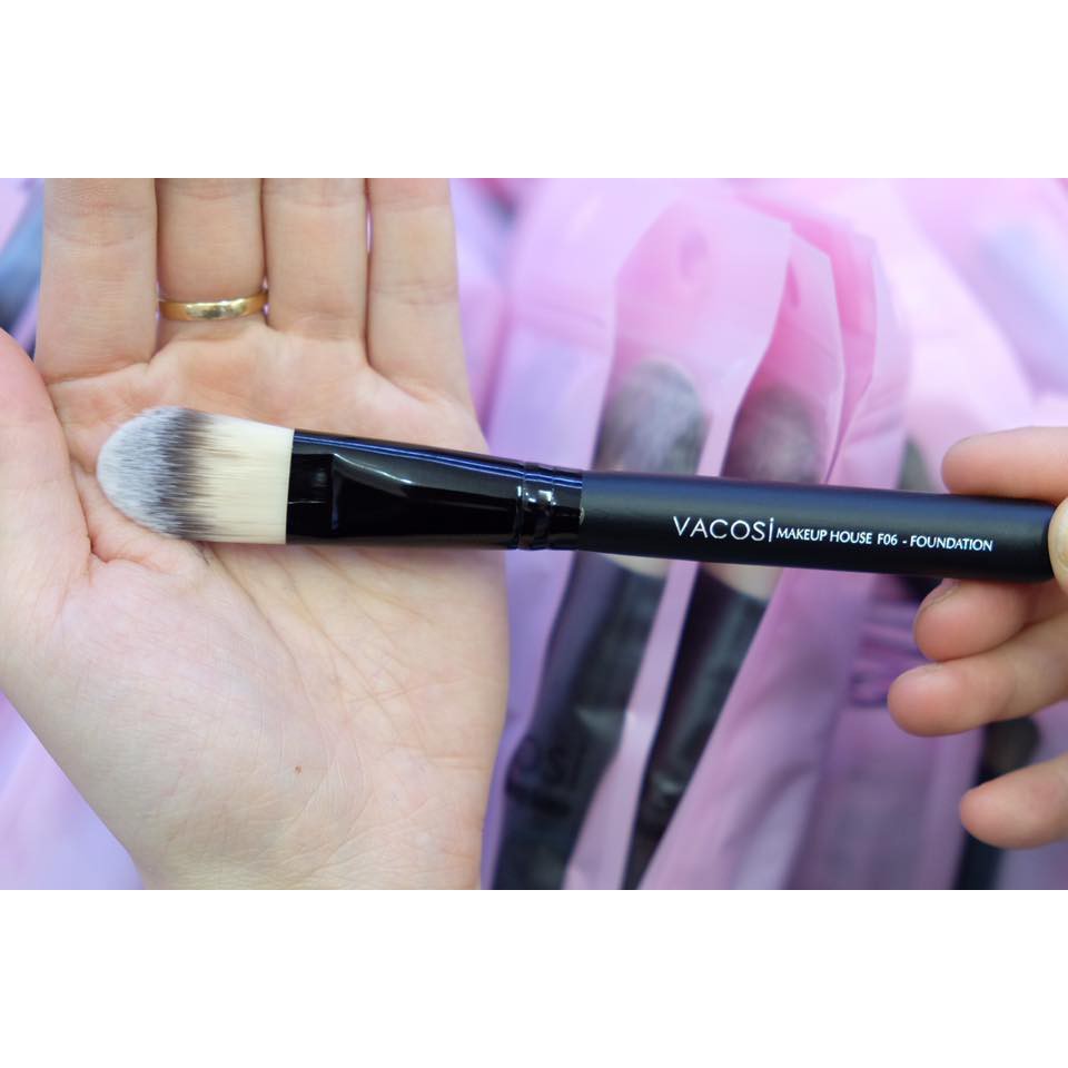 Cọ Vacosi F-06 Foundation Đầu Tròn