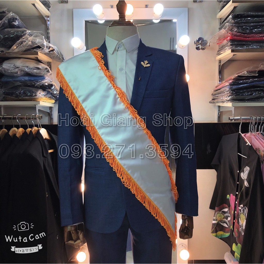 May băng đeo chéo trơn có tua rua giống kiểu băng chéo Hoa Hậu.