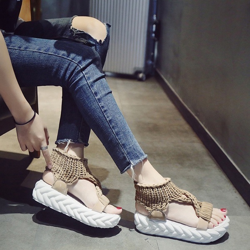 Dép sandal đế xuồng phong cách chiến binh cho nữ