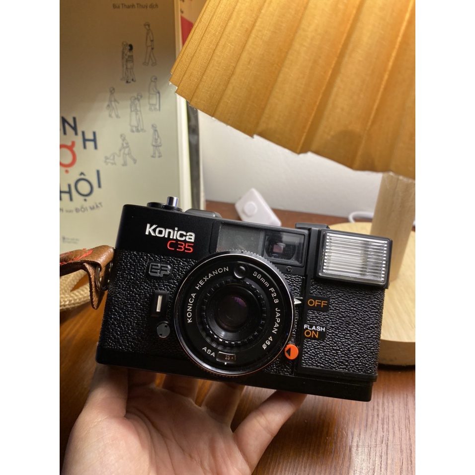 Máy ảnh film Konica C35EF
