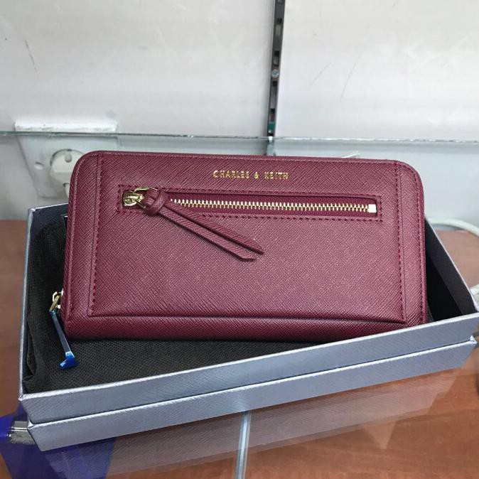 Ví Charles And Keith Chính Hãng Phối Khóa Kéo Cá Tính Cho Nữ