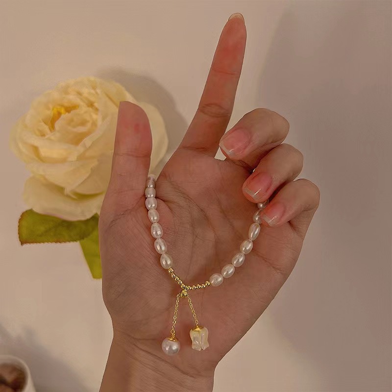 Vòng Đeo Tay Họa Tiết Hoa Tulip Đính Ngọc Trai Phong Cách Vintage Thời Trang