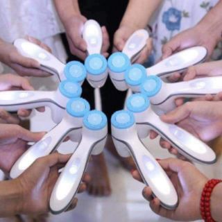 Máy rửa mặt matxa Lumispa