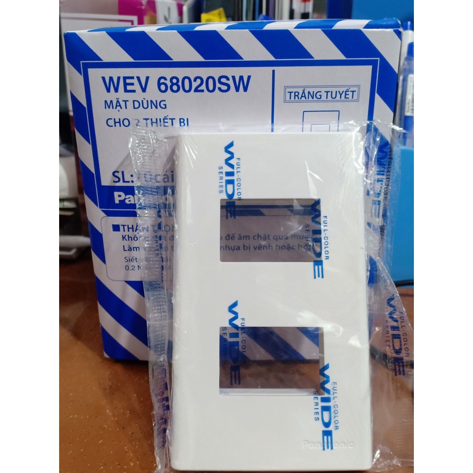 Mặt Panasonic WIDE  - Dùng cho 1 2 3 4 6 thiết bị -  CHÍNH HÃNG