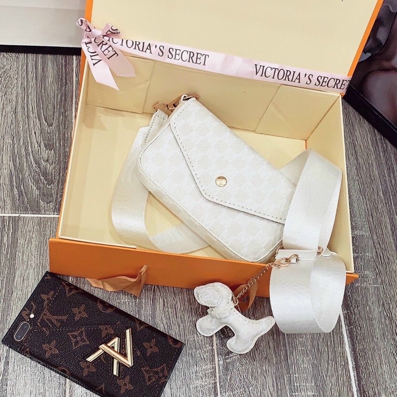 Túi đeo chéo mcm về hàng new 3 màu siêu xinh