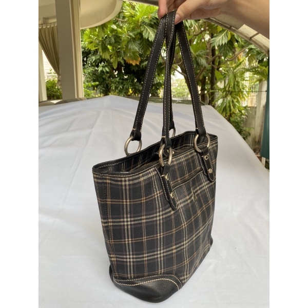 Túi chuẩn si. Túi qua sử dụng. Khách vui lòng xem hình nếu muốn biết thêm thông tin sản phẩm mời khách vô chat . Thanks.