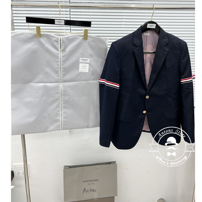 Vest Thom Browne Viền Tay 2 Bên Màu Xanh Navy