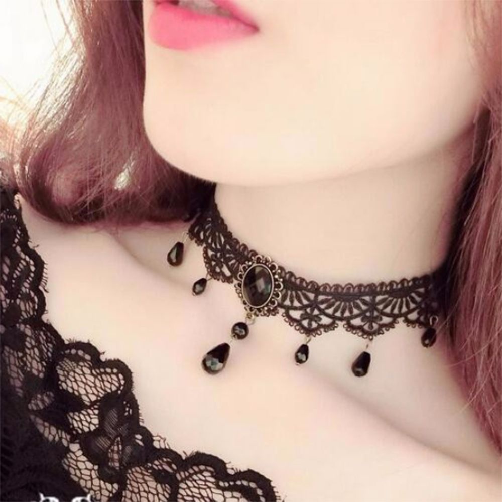 Vòng Cổ Choker Bằng Ren Màu Đen Xỏ Hạt Phong Cách Steampunk Cổ Điển Gợi Cảm Cho Nữ