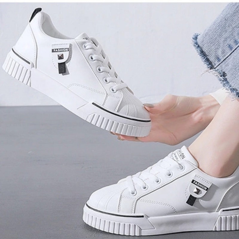 ( Mẫu Mới ) Giày Thể Thao Nữ Sneaker Nâng Đế 3 Phân FASHION Màu Trắng Đế Bánh Mì Chất Da Đẹp Tặng Quà Xịt Giày GCN06