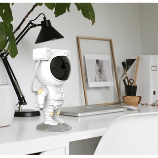 Đèn ngủ Astronaut Galaxy Star Projector Night Light