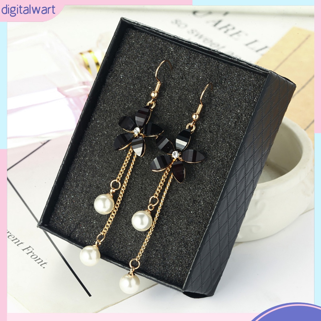 Đôi bông tay họa tiết hoa và ngọc trai thời trang cho nữ