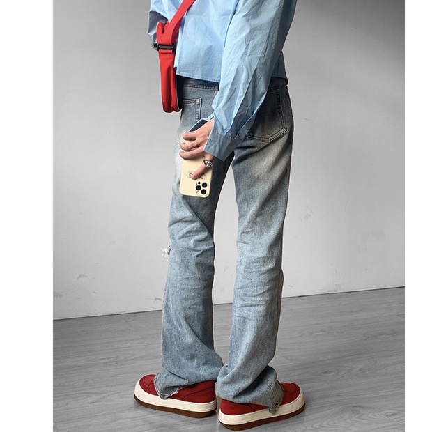 Quần Jeans Ống Loe Rách Gối Playaz