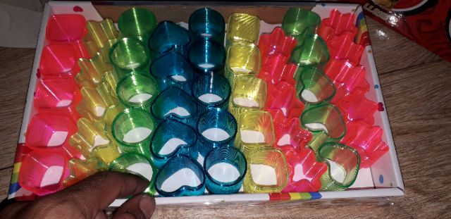 Sét 45 cái lò xo bằng nhựa có nhiều màu sắc và mẫu loại nhỏ