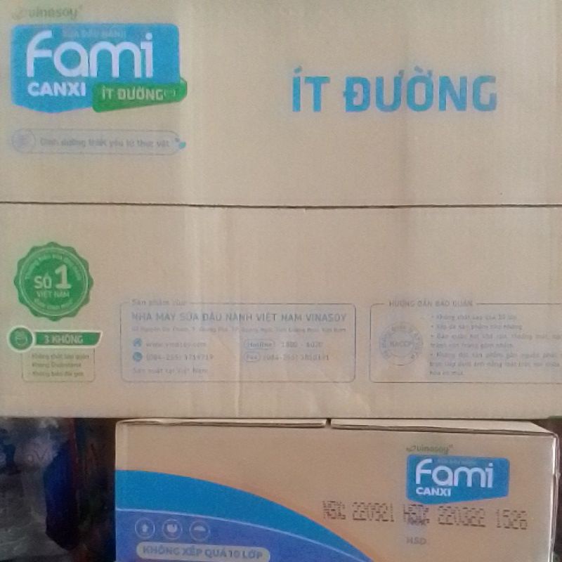 1 thùng fami canxi ít đường 36 hộp x 200ml