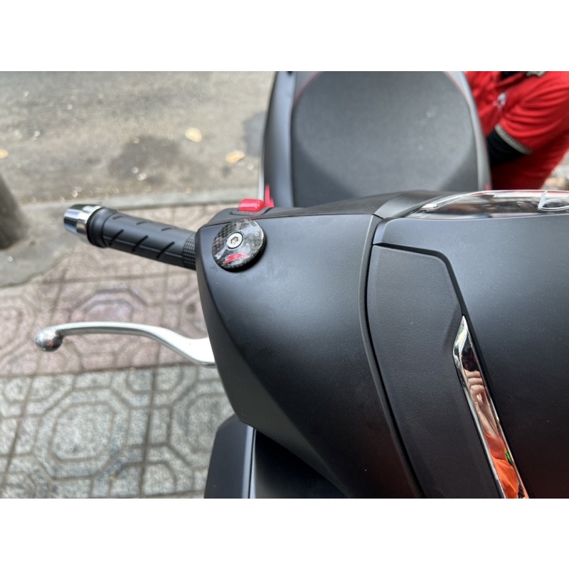 Ốc kính  Carbonfiber luôn phụ kiện gắn sh các đời