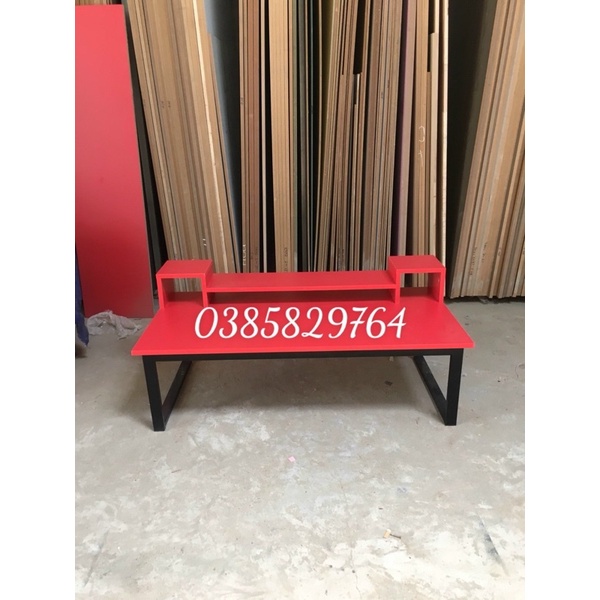 Bàn máy tính ngồi bệt có kệ loa