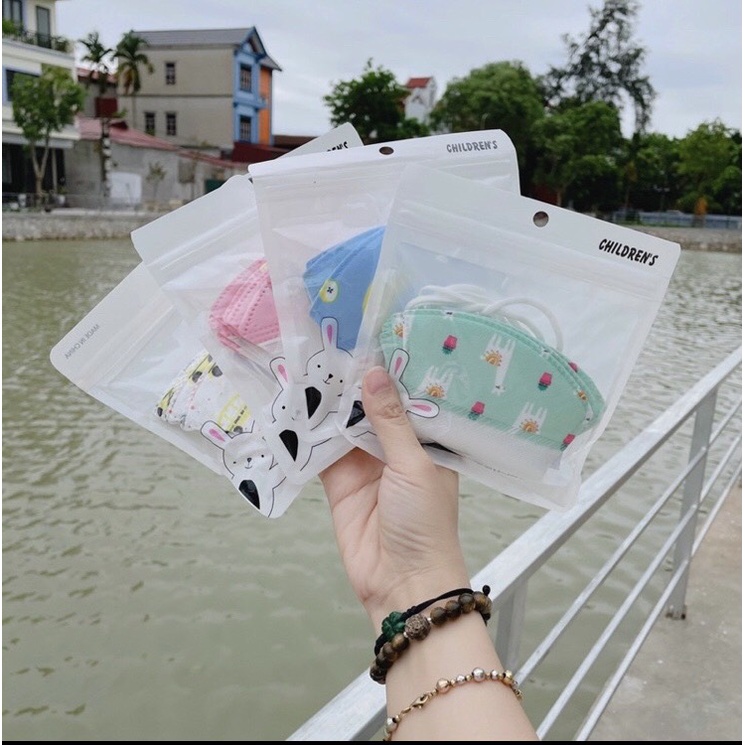 Túi 10 khẩu trang giấy 3D Cnh họa tiết đáng yêu cho bé 0-4 tuổi bảo vệ đường hô hấp của bé vào mùa dịch bệnh này
